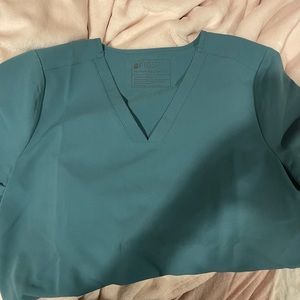 Figs Caribbean blue casma top